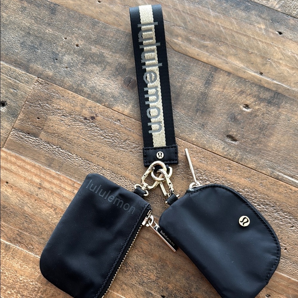Lululemon Black Pouch Duo with Branded Strap- excellent condition